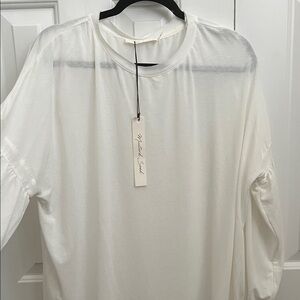 White balloon sleeve top